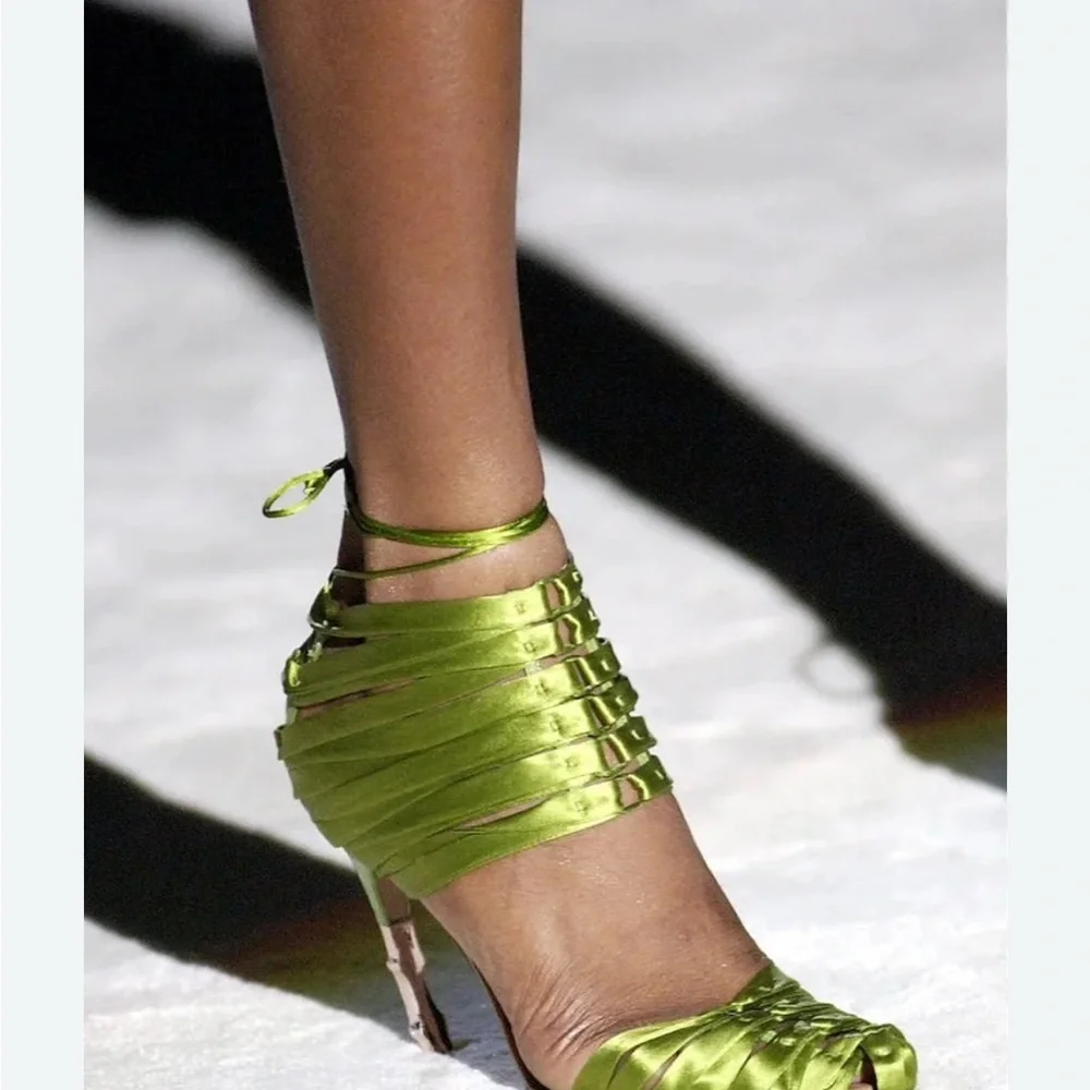 2004 Gucci Tom Ford Corset Heels *rare size 9.5* willing to negotiate on price. - Picture 6 of 7